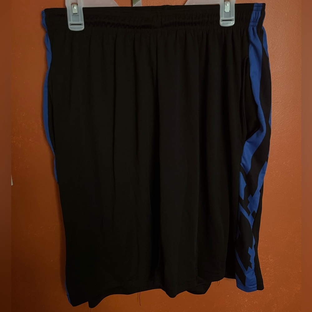 Men’s black basketball shorts